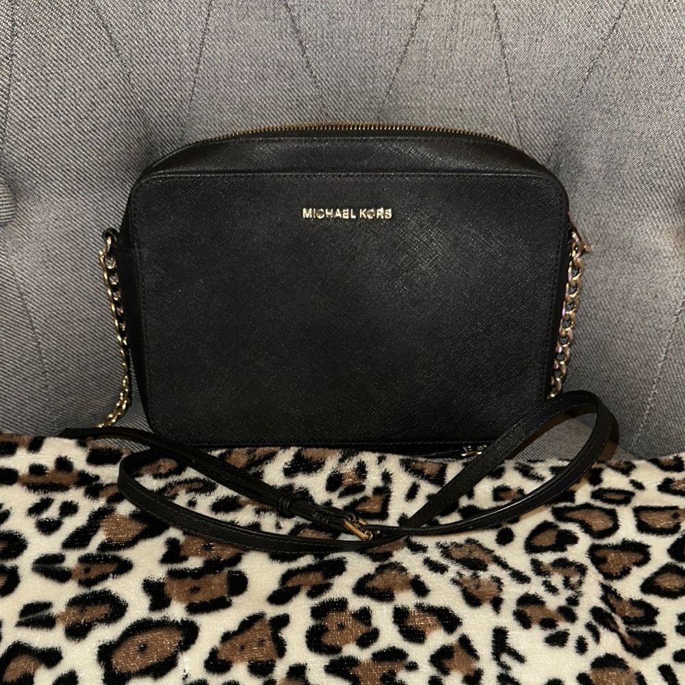 Michael Kors Elegant Black Crossbody Bag
